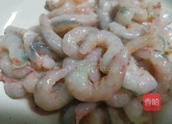 虾仁鸡蛋炒的做法图解2