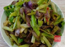 芹菜炒牛肉的做法图解6