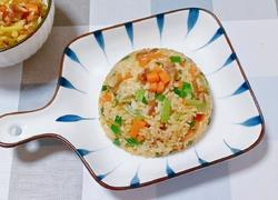 腊肠芹菜胡萝卜炒饭