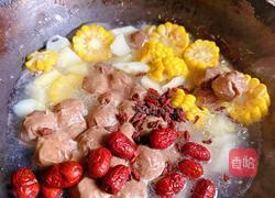 山药玉米牛肉丸汤的做法图解3