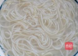 辣白菜米线的做法图解10