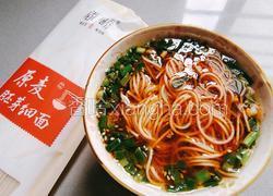 蒜苗酸汤面