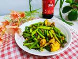 美汁蒜苔鸡蛋小炒的做法[图]
