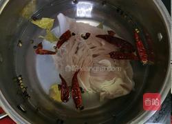 凉拌鸡丝的做法图解1
