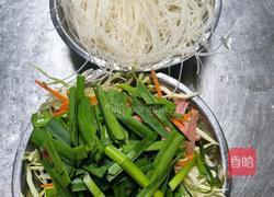 炒米线的做法图解1