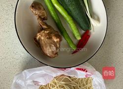 鸡丝凉面的做法图解1