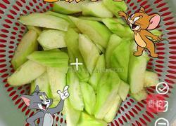 丝瓜肉番茄汤的做法图解1