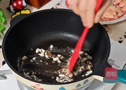 加拿大北极虾菠菜咖喱的做法图解3