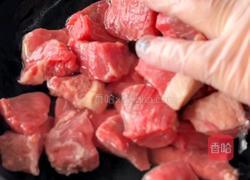 百山祖酱香土豆炖牛腩 的做法图解1