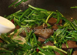韭菜炒鸭血
